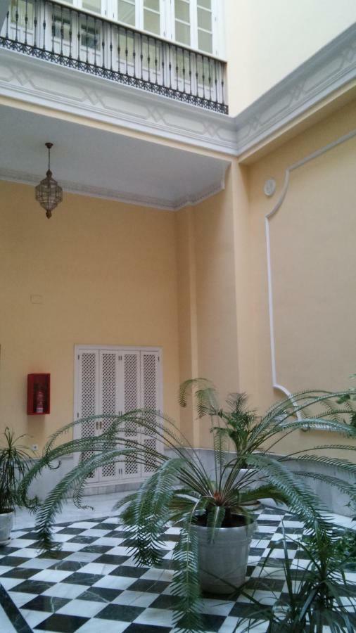 Luxurious 2 Bedroom Flat In A Historic Building Sewilla Zewnętrze zdjęcie