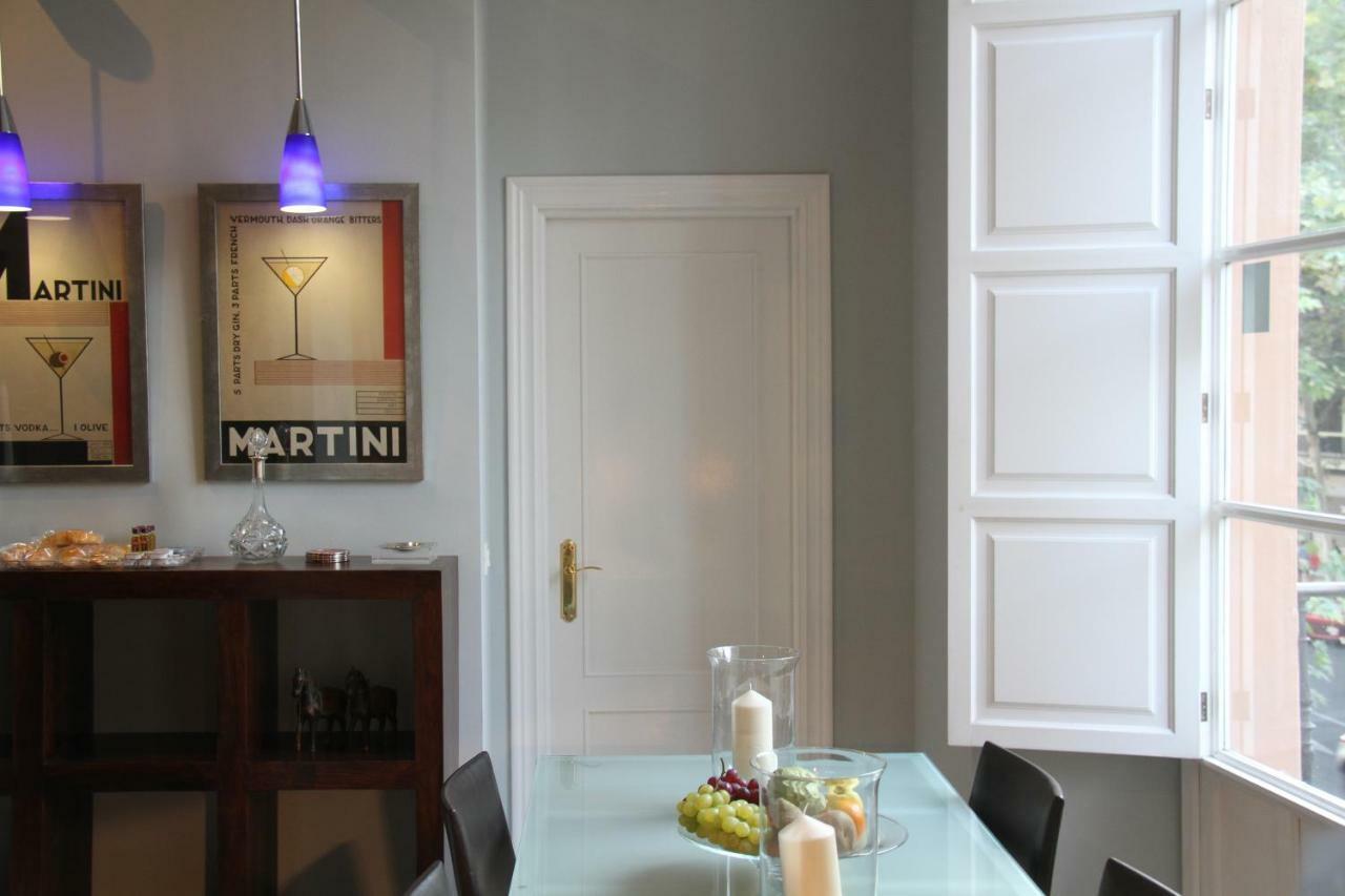 Luxurious 2 Bedroom Flat In A Historic Building Sewilla Zewnętrze zdjęcie
