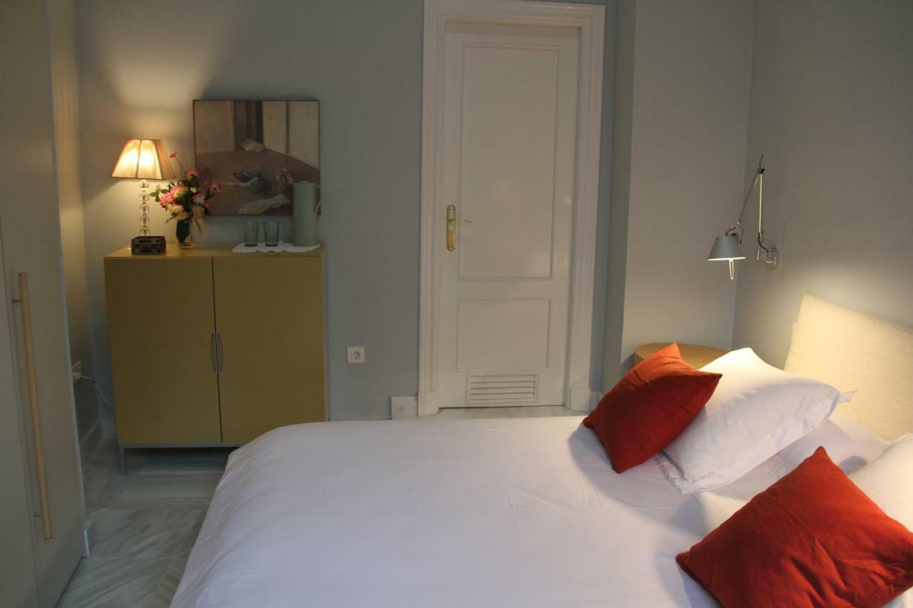 Luxurious 2 Bedroom Flat In A Historic Building Sewilla Zewnętrze zdjęcie